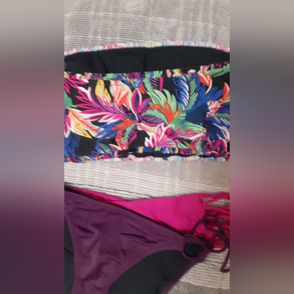 Bikini - Picture 4 of 4